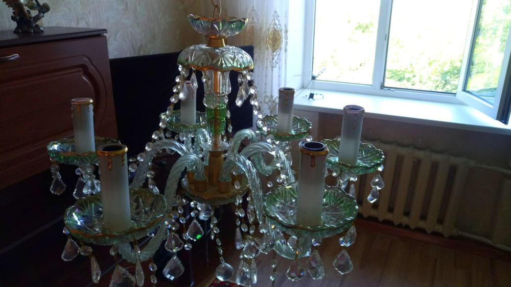 Продам Люстру Хрустальную