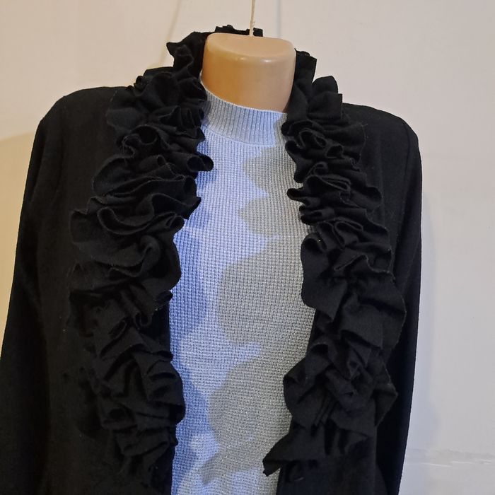 Женский одежда,чёрный раз.48.цена,80.000с