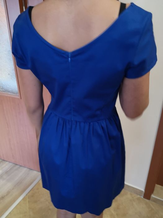 Продавам дамска къса синя рокля