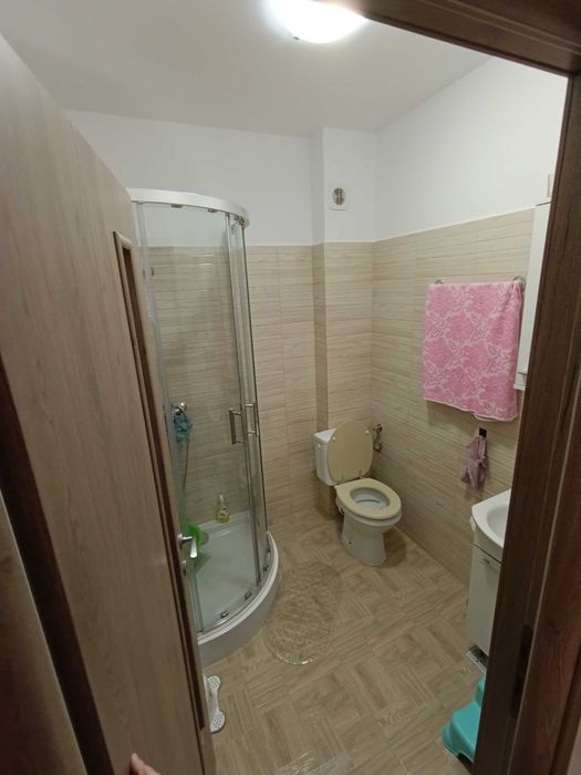 Vand apartament in Floresti