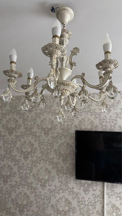 Люстра бар 10000тг и 5000тг