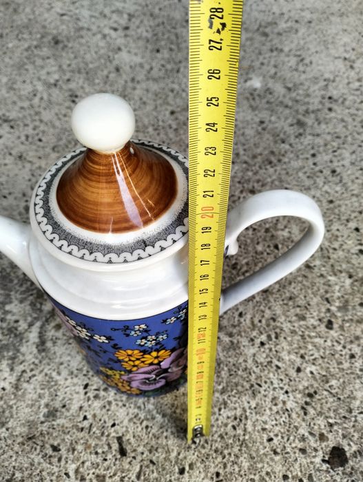 Порцеланов чайник