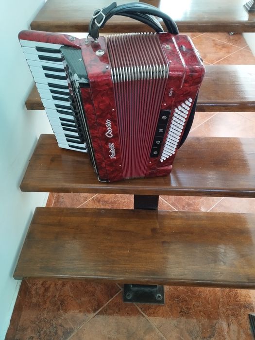 Vand Acordeon Fratelli Crosio cu mici defectiuni