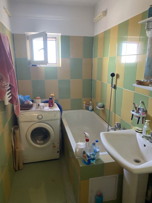 De Vanzare Apartament 3 Camere Bloc 1990 Pret 80.000€