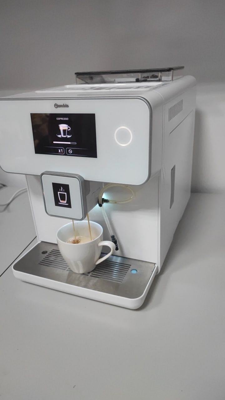Espresor Cecotec Cumbia cu 300 de cafele si doua ecrane led ca NOU