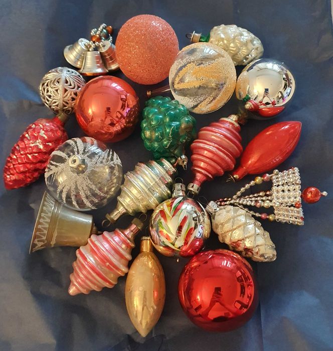 Globuri si ornamente vechi pt. bradul de Craciun