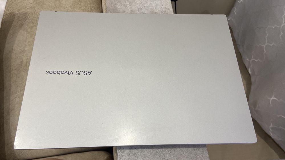 Продаю ноутбук Asus Vivobook