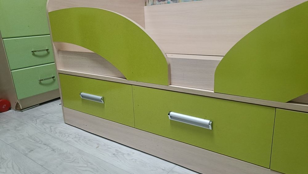 Продам кровать детскую