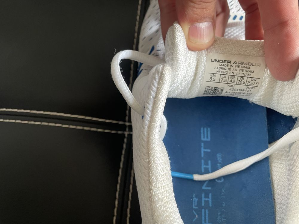 Мъжки маратонки Under Armour 42 номер
