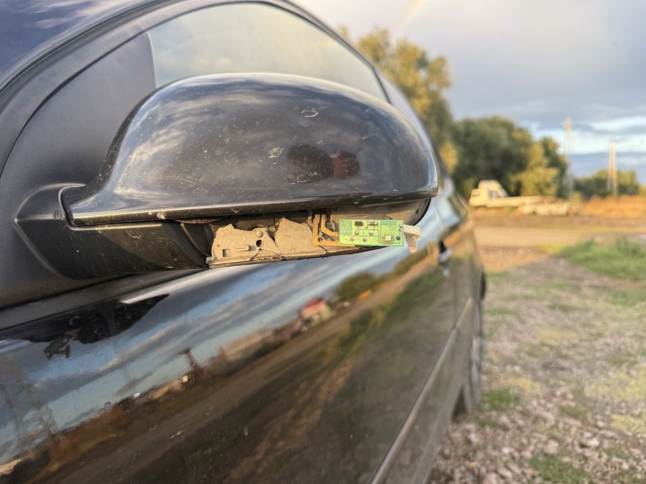 Volkswagen Golf 5  1.6 FSI - части