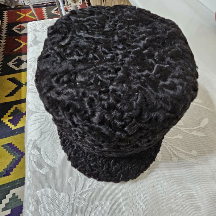 Продаётся каракулевый бирет шапка беретка