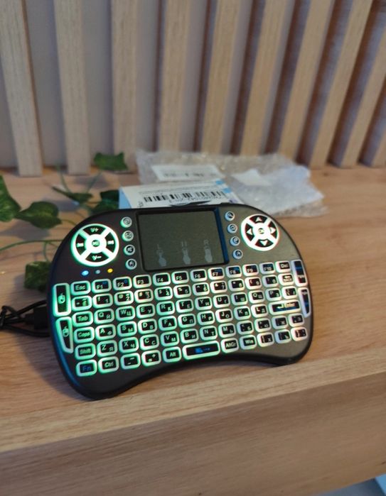 NOUA Mini tastatura wireless cu baterie inclusa