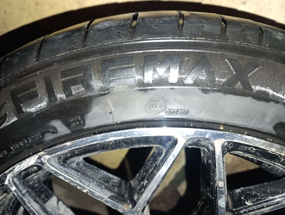 Продам 4 колеса в сборе 235/45/R18