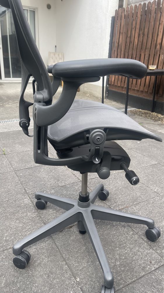 Scaun birou ergonomic Herman Miller Aeron Remastered