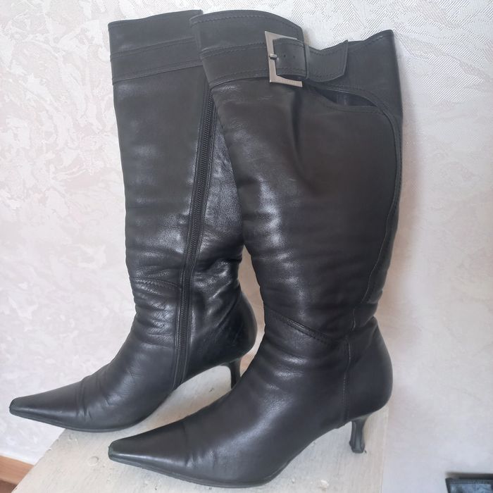 бесплатно отдам женскую обувь