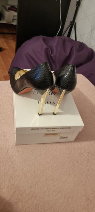 Pantofi stiletto Versace