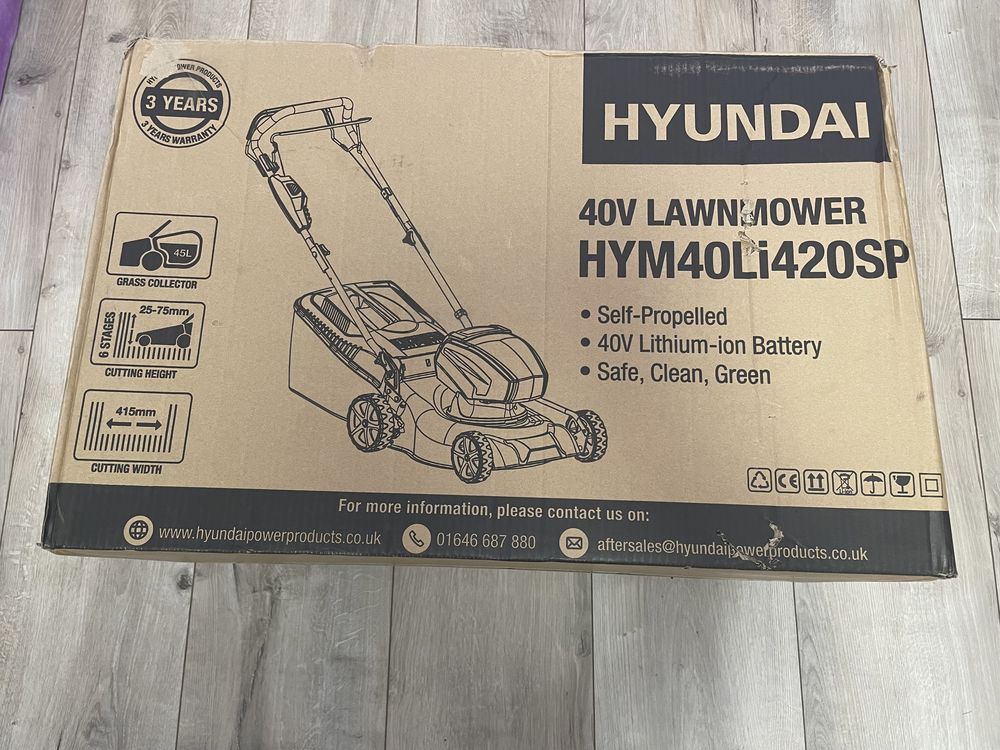 Mașină de tuns iarba Hyundai, fără fir, 42 cm, 40 V HYM40LI420SP noua