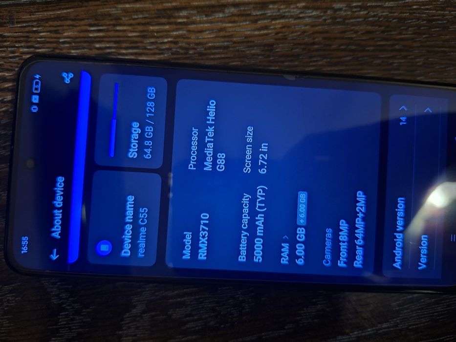 Realme C55 с подарък 7 калъфа