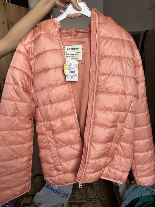 продам куртку новую