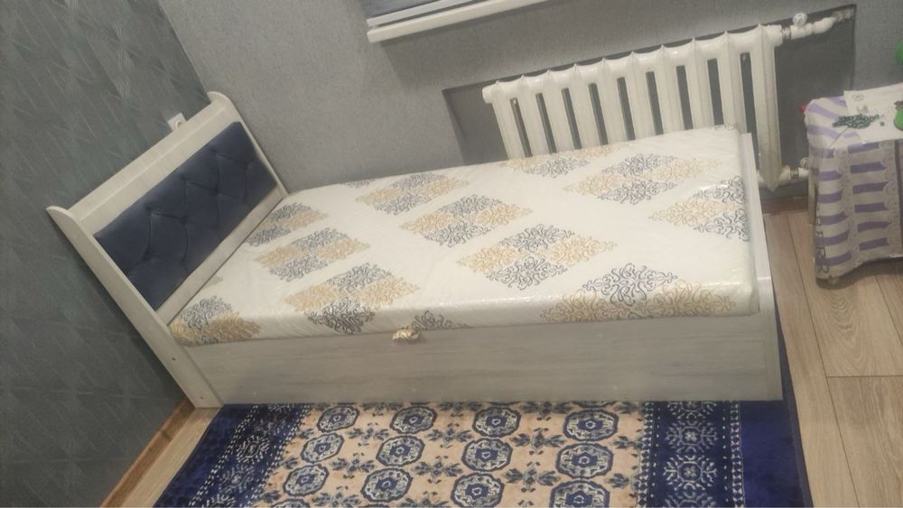 Свой шкаф и кровать