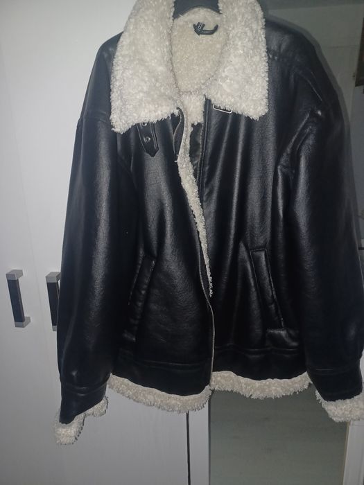 Vând geacă  de iarna.