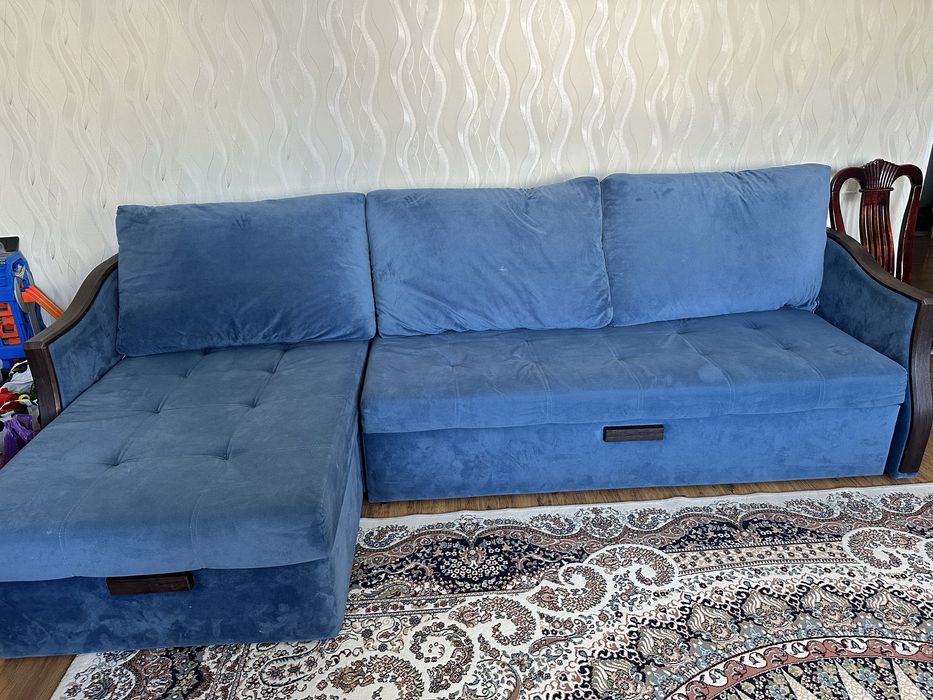 Продам диван в хорошем состоянии