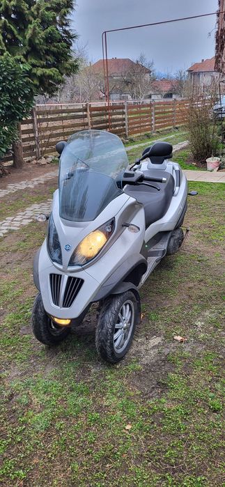 Piaggio mp3 400ie LT an 2010, se conduce cu categoria B
