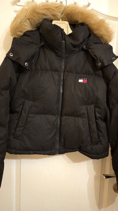 Продавам яке Tommy Jeans, размер S