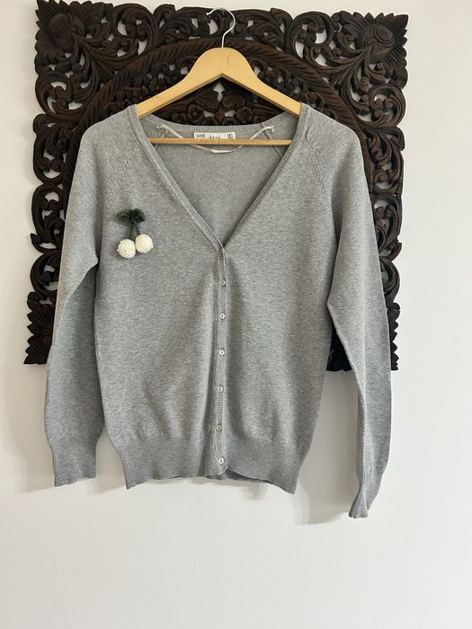 Cardigan Zara, impecabil.