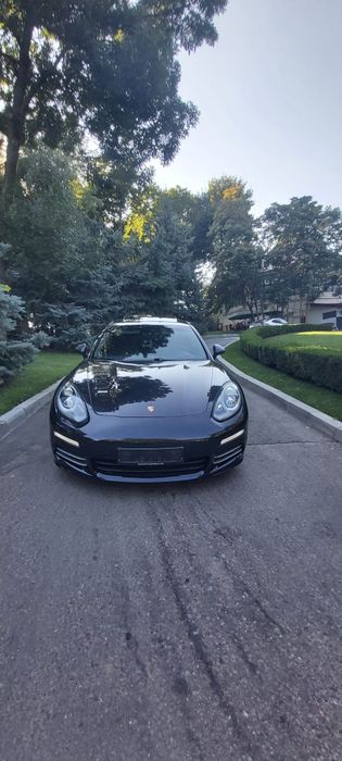 Porsche Panamera 4s