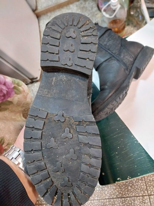 Продавам зимни кожени ботуши 38 номер