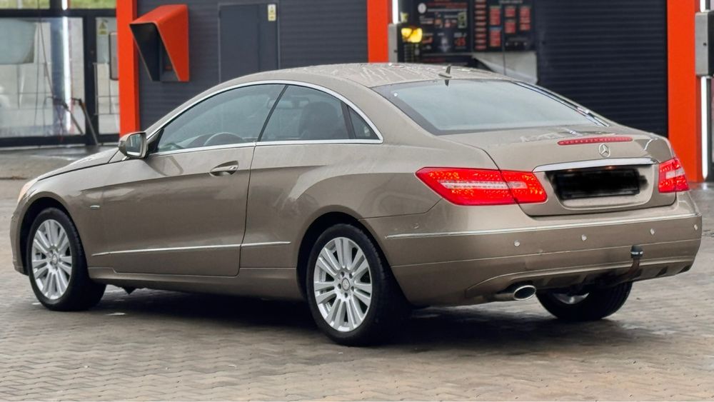 Mercedes E 220 Coupe 204 CP automat