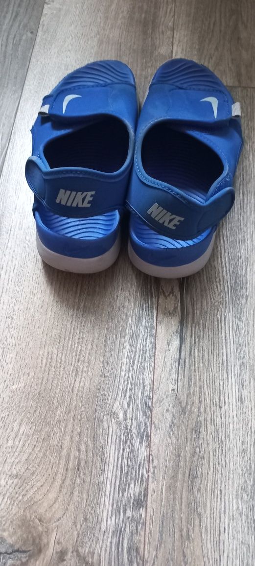 Сандали Nike номер 36