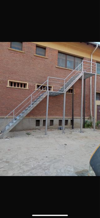 Scari metalice galvanizate la orice dimensiune