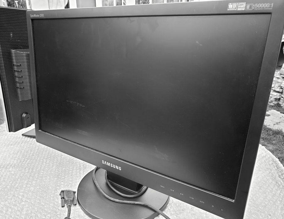 Vand monitor Samsung SN2343 23"