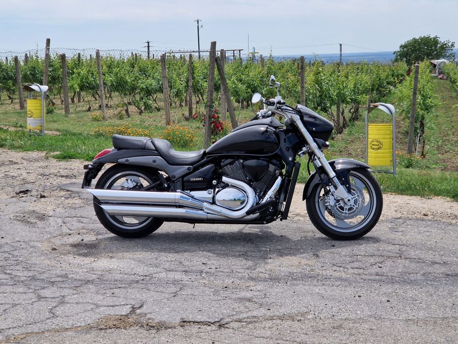 Suzuki Boulevard/ Intruder (2013)