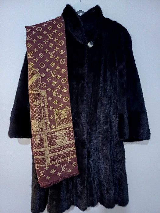 Палто от визон и късо палто Max mara