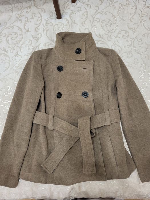 Продам пальто Zara в отличном состоянии