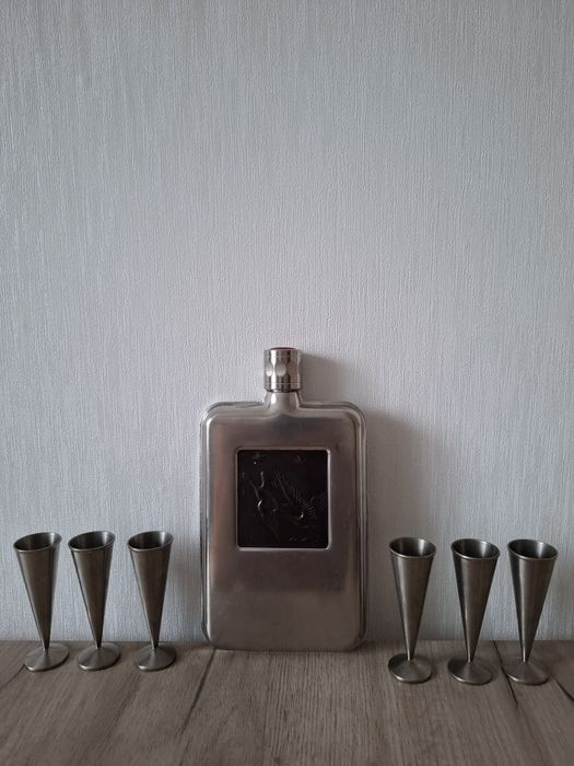 продам набор рюмок из Титана