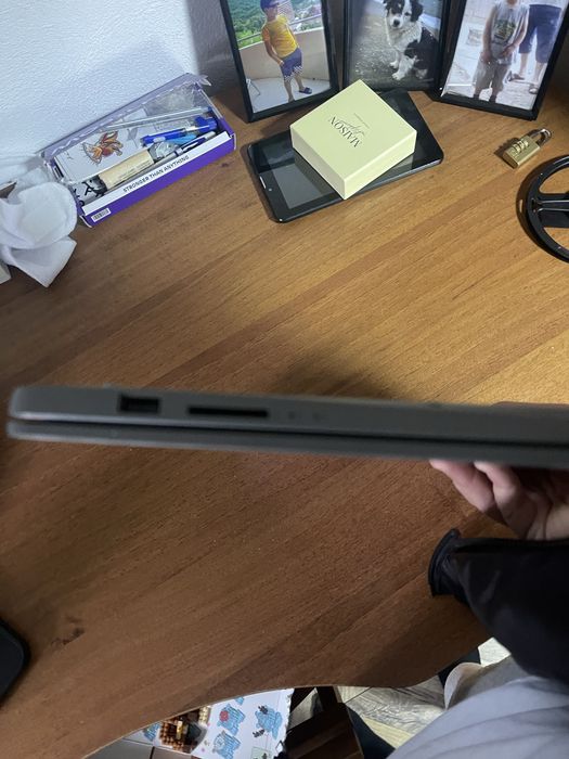 Laptop lenovo 128 sau 256 gb (pret usor negociabil)