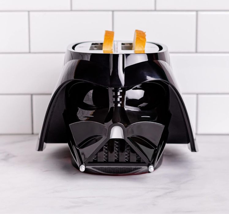 Нов Darth Vader тостер Uncanny Brands