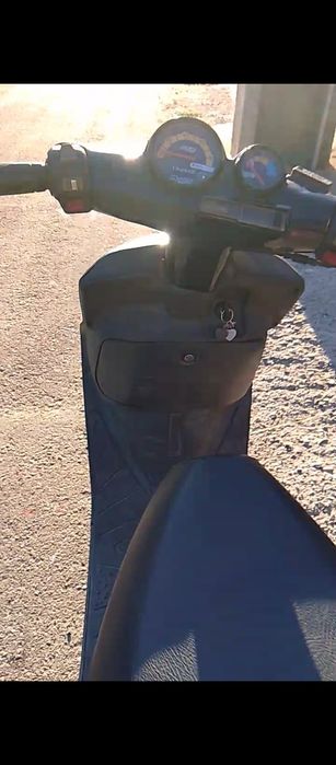 Vând scuter malaguti f 10