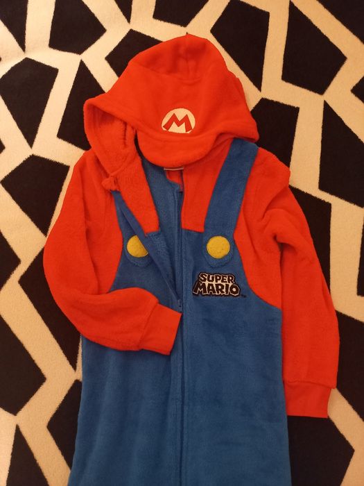 122-128 H&M Плюшен костюм / Overall  Super Mario