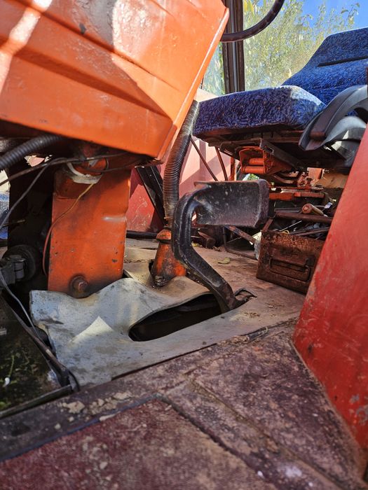 Tractor U650 cu utilaje