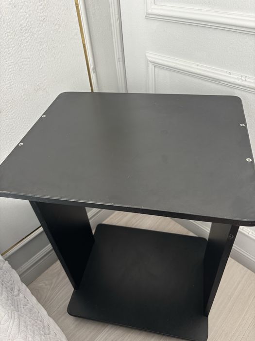 Столик на колесиках