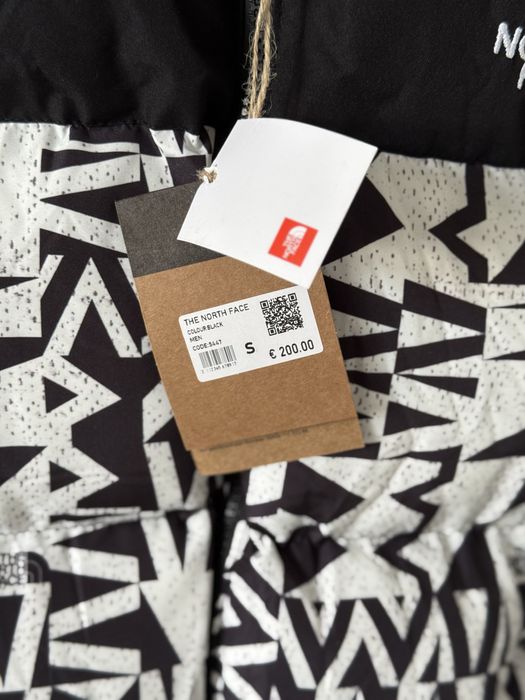 Geaca North Face off white balenciaga