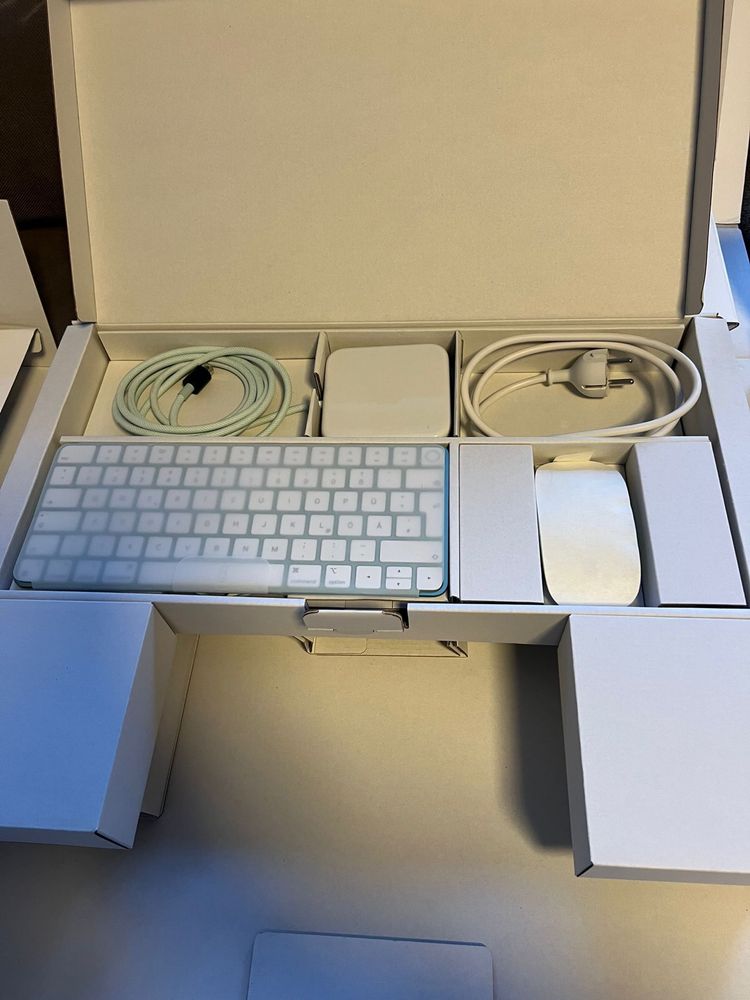 Sistem Desktop PC iMac 24