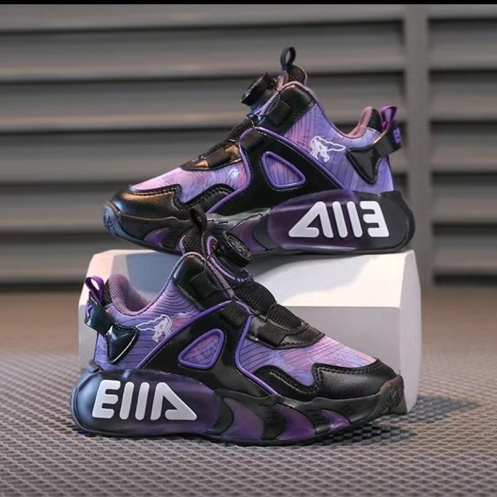 Продам новые детские кроссовки