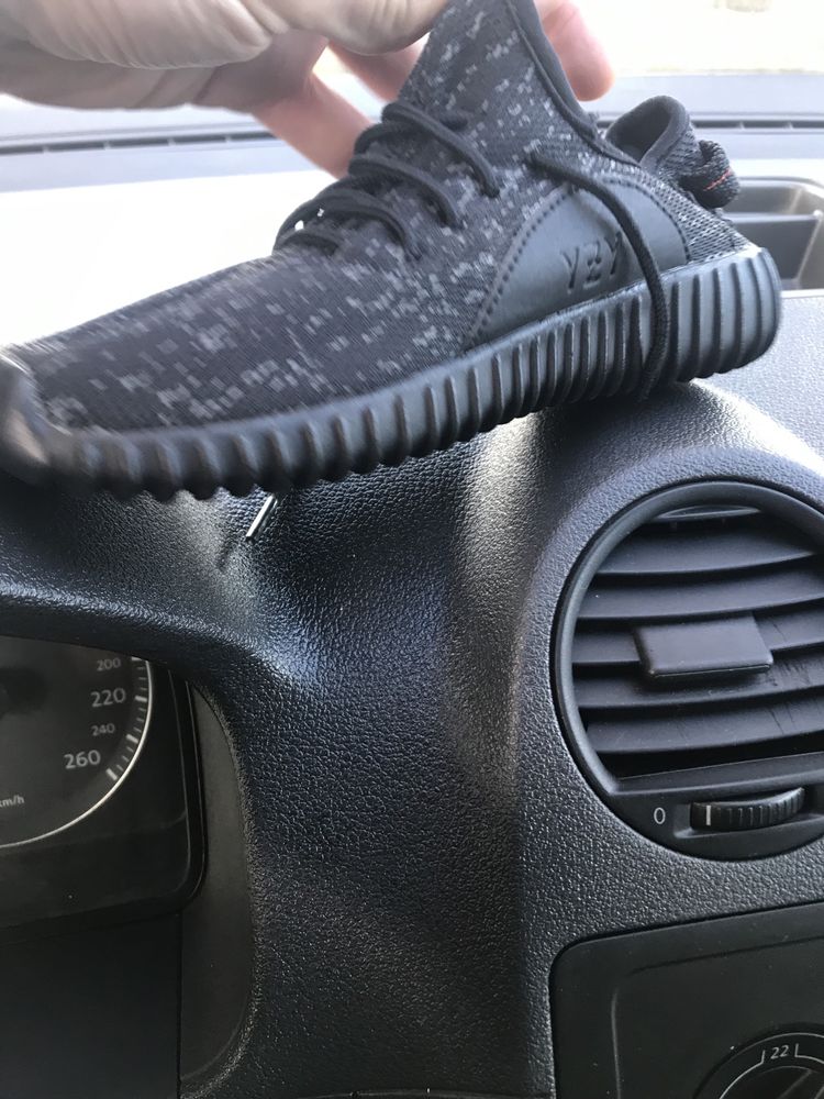 adidas Yeeze BOOST 350 Pirate Black N34