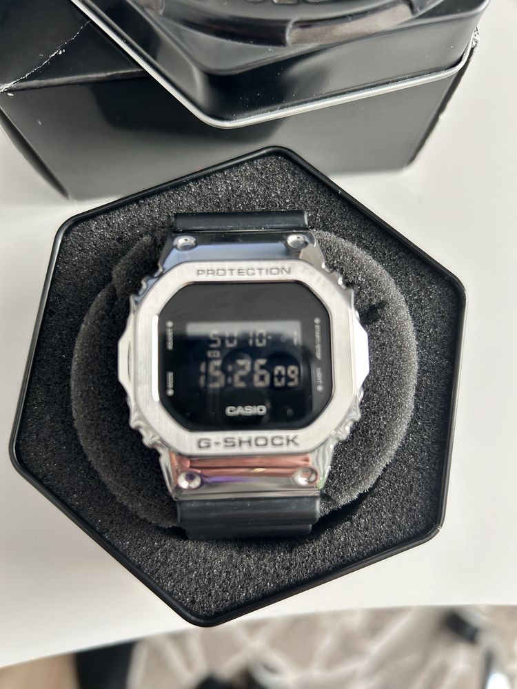 Продам CASIO G-Shock GM-5600B пластик, сталь.
